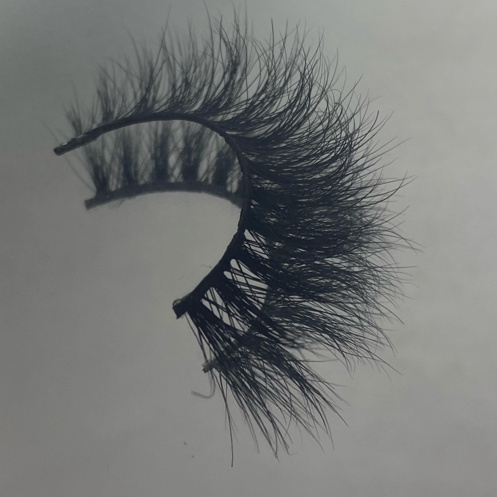 Lashes - Picture 6 of 6